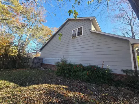 Exterior - 909 S Shobe Rd, Bryant, AR 72022 photo 3 of 7