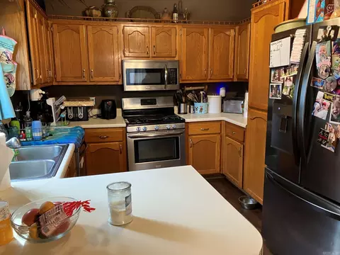 Kitchen - 909 S Shobe Rd, Bryant, AR 72022 photo 1 of 3