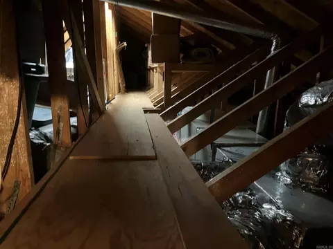 Entry Way - 909 S Shobe Rd, Bryant, AR 72022 photo 2 of 3