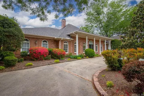 46 Masters Place Dr, Maumelle, AR 72113