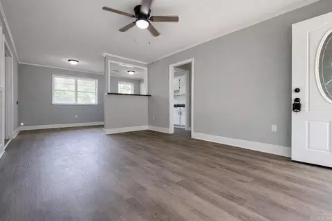 Living - 903 Belmont Dr, Pine Bluff, AR 71601 photo 1 of 7