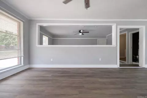 Living - 903 Belmont Dr, Pine Bluff, AR 71601 photo 5 of 7
