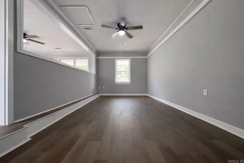 Living - 903 Belmont Dr, Pine Bluff, AR 71601 photo 6 of 7