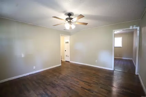 Living - 717721 Ellis Ave, Trumann, AR 72472 photo 1 of 3