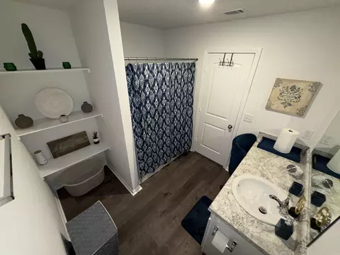 Bath - 6041 Croft Ave, Benton, AR 72019 photo 3 of 3
