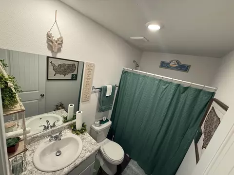 Bath - 6041 Croft Ave, Benton, AR 72019 photo 1 of 3