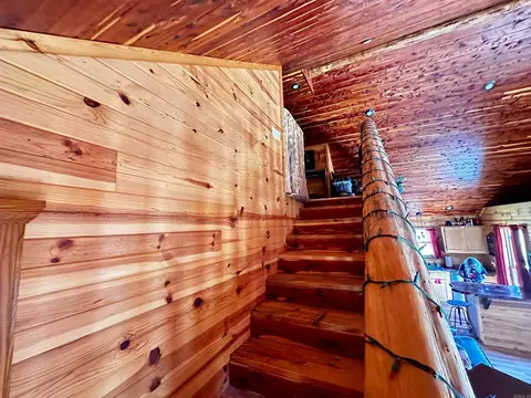 Entry Way - 185 Sugar Hl, Mountain View, AR 72560 photo 1 of 1