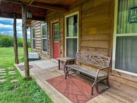 Exterior - 185 Sugar Hl, Mountain View, AR 72560 photo 2 of 16