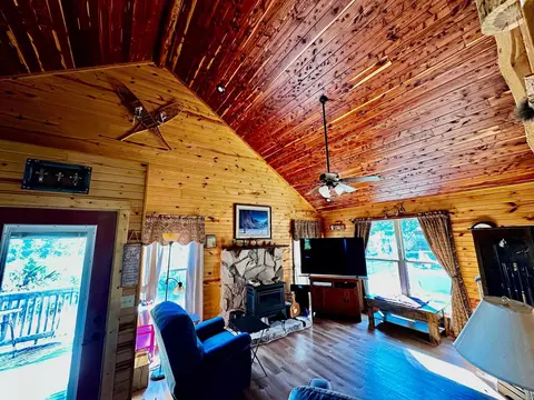 Living - 185 Sugar Hl, Mountain View, AR 72560 photo 2 of 2