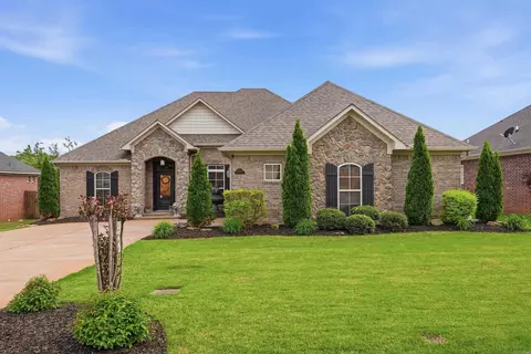 5225 Tennyson Dr, Conway, AR 72034