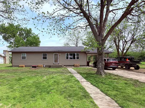 510 1st St, Greenway, AR 72430