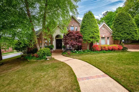 2 Frecourt Ln, Little Rock, AR 72223