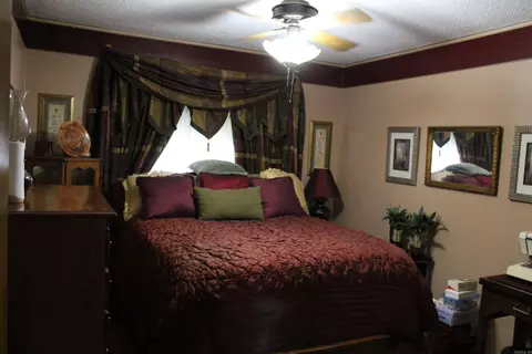 Bedroom - 2713 E 10th Ave, Pine Bluff, AR 71601 photo 2 of 3