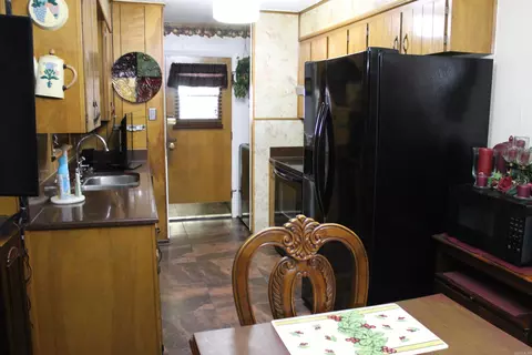 Kitchen - 2713 E 10th Ave, Pine Bluff, AR 71601 photo 1 of 2