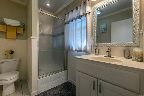 Bath - 1400 W 33rd St, Pine Bluff, AR 71603 photo 1 of 4