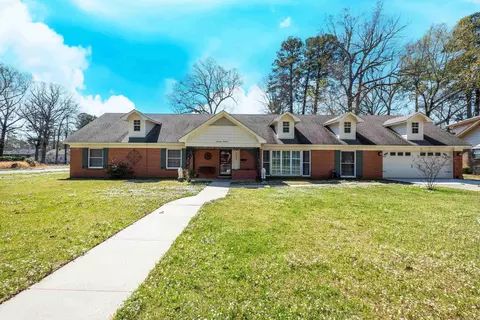 1400 W 33rd St, Pine Bluff, AR 71603