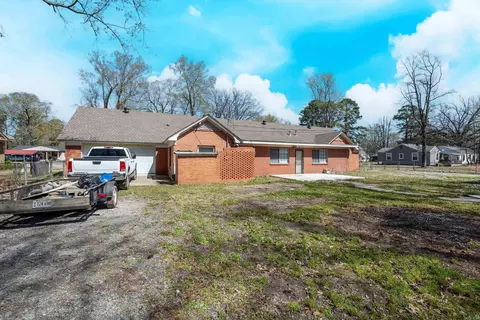Exterior - 1400 W 33rd St, Pine Bluff, AR 71603 photo 6 of 8