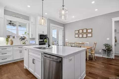 Kitchen - 2580 Overcup, Conway, AR 72034 photo 2 of 3