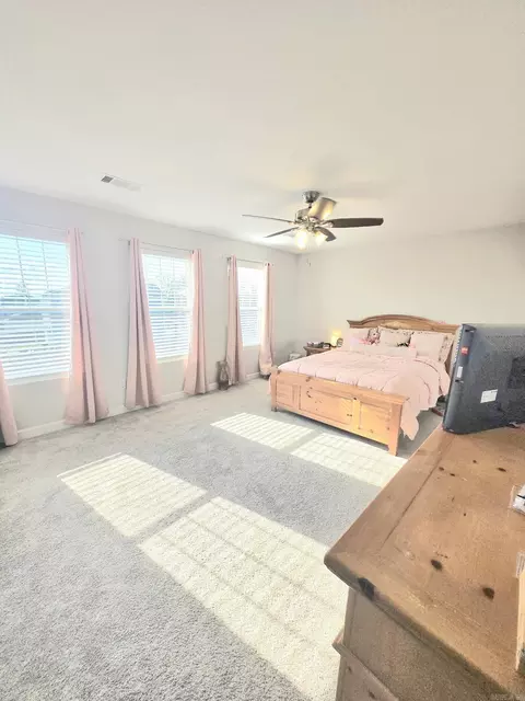 Bedroom - 2921 Gillis Dr, Benton, AR 72015 photo 3 of 8