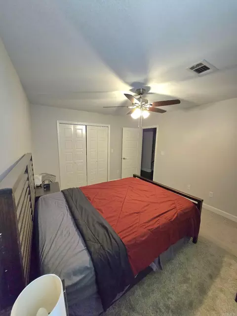 Bedroom - 2921 Gillis Dr, Benton, AR 72015 photo 6 of 8