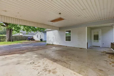 304 S 3rd St, Benton, AR 72015 photo 4