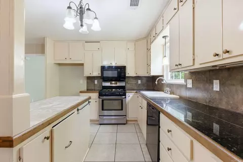 304 S 3rd St, Benton, AR 72015 photo 9