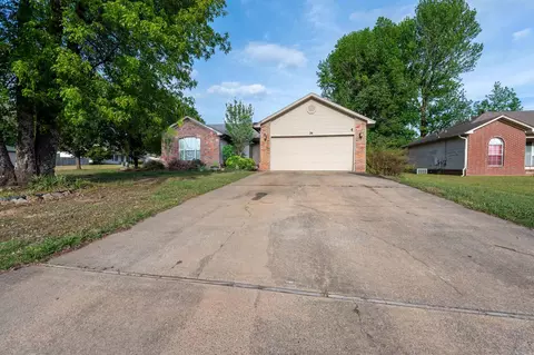 34 Magnolia Dr, Cabot, AR 72023