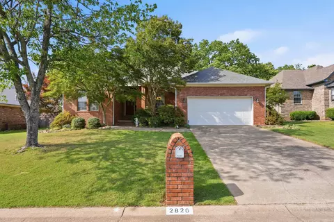2820 Anna Ln, Conway, AR 72034