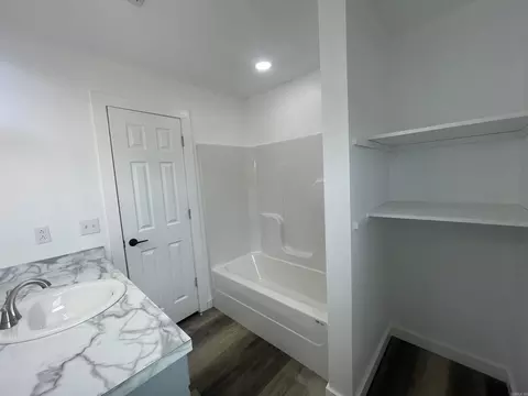 Bath - 307 Hazard St, Horatio, AR 71842 photo 4 of 4
