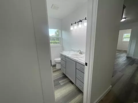 Bath - 307 Hazard St, Horatio, AR 71842 photo 3 of 4