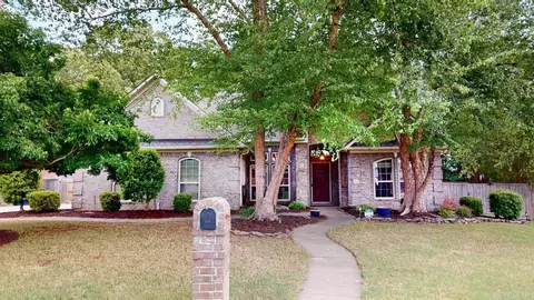 2535 Forest View Dr, Conway, AR 72034