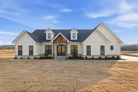 240 Castleberry Rd, Greenbrier, AR 72058