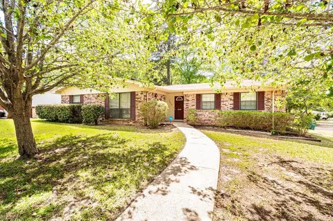 1222 Crestwood Dr, El Dorado, AR 71730