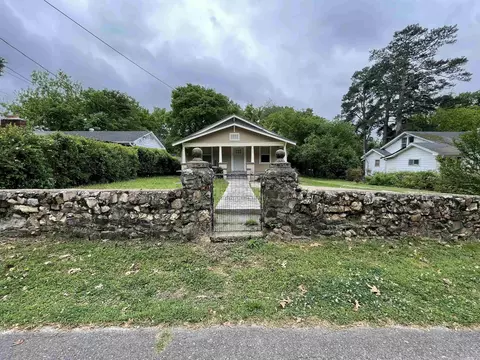 315 Vineyard St, Hot Springs, AR 71913