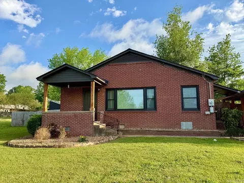 1809 Church Ave, Mena, AR 71953