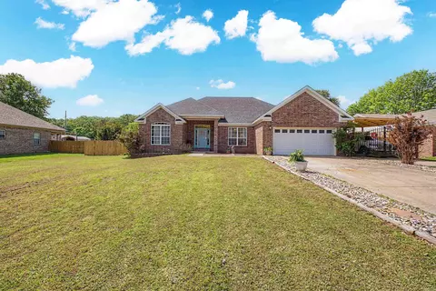 1440 Oak Shadows Dr, Sherwood, AR 72120