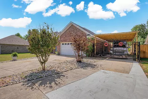 1440 Oak Shadows Dr, Sherwood, AR 72120