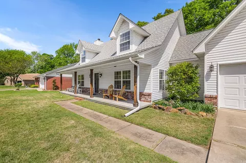 Exterior - 28 G St, Cabot, AR 72023 photo 5 of 12