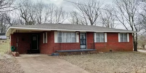 402 E 1st St, Imboden, AR 72434