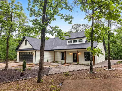 13 Corvera Pl, Hot Springs Village, AR 71909