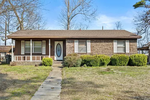 212 Chrisp Ave, Searcy, AR 72143