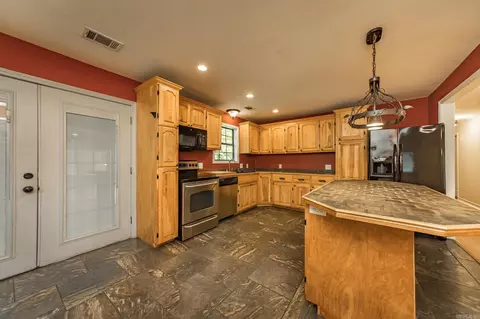 Kitchen - 1600 E Lakeview, Benton, AR 72015 photo 1 of 4