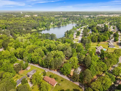 View/Area - 1600 E Lakeview, Benton, AR 72015 photo 4 of 7