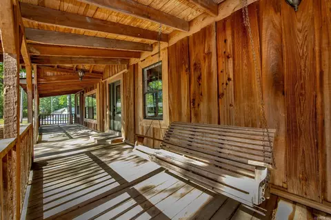 Exterior - 1600 E Lakeview, Benton, AR 72015 photo 4 of 10