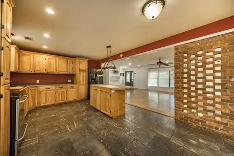 Kitchen - 1600 E Lakeview, Benton, AR 72015 photo 3 of 4