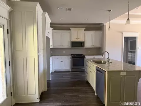Kitchen - 3726 Buckskin Rd, Benton, AR 72015 photo 2 of 2