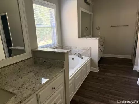 Bath - 3726 Buckskin Rd, Benton, AR 72015 photo 1 of 3
