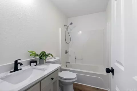 Bath - 582 Crepe Myrtle Loop, Cabot, AR 72023 photo 1 of 2