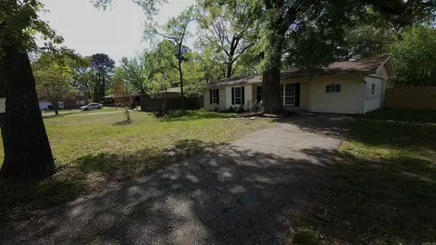 102 King Arthur Ct, Hot Springs, AR 71913