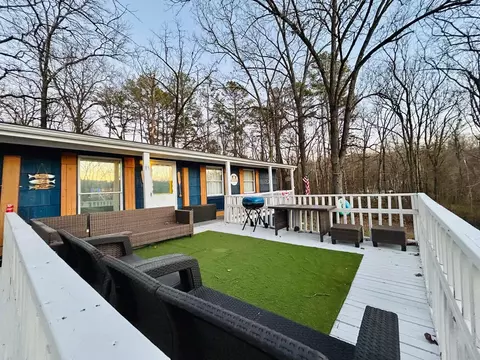 81 E Lakeshore Dr, Cherokee Village, AR 72529